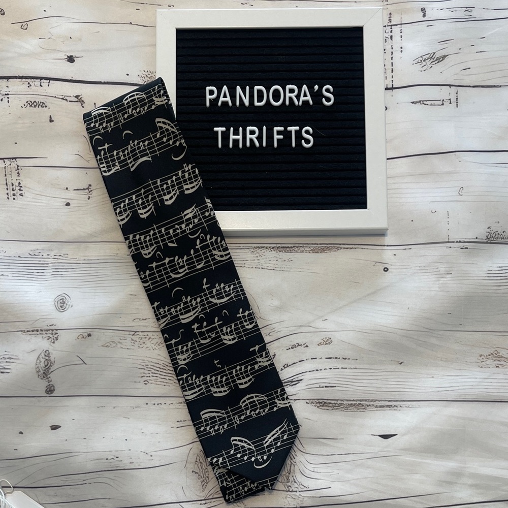 Vienna World Black Music Note Tie Preowned
